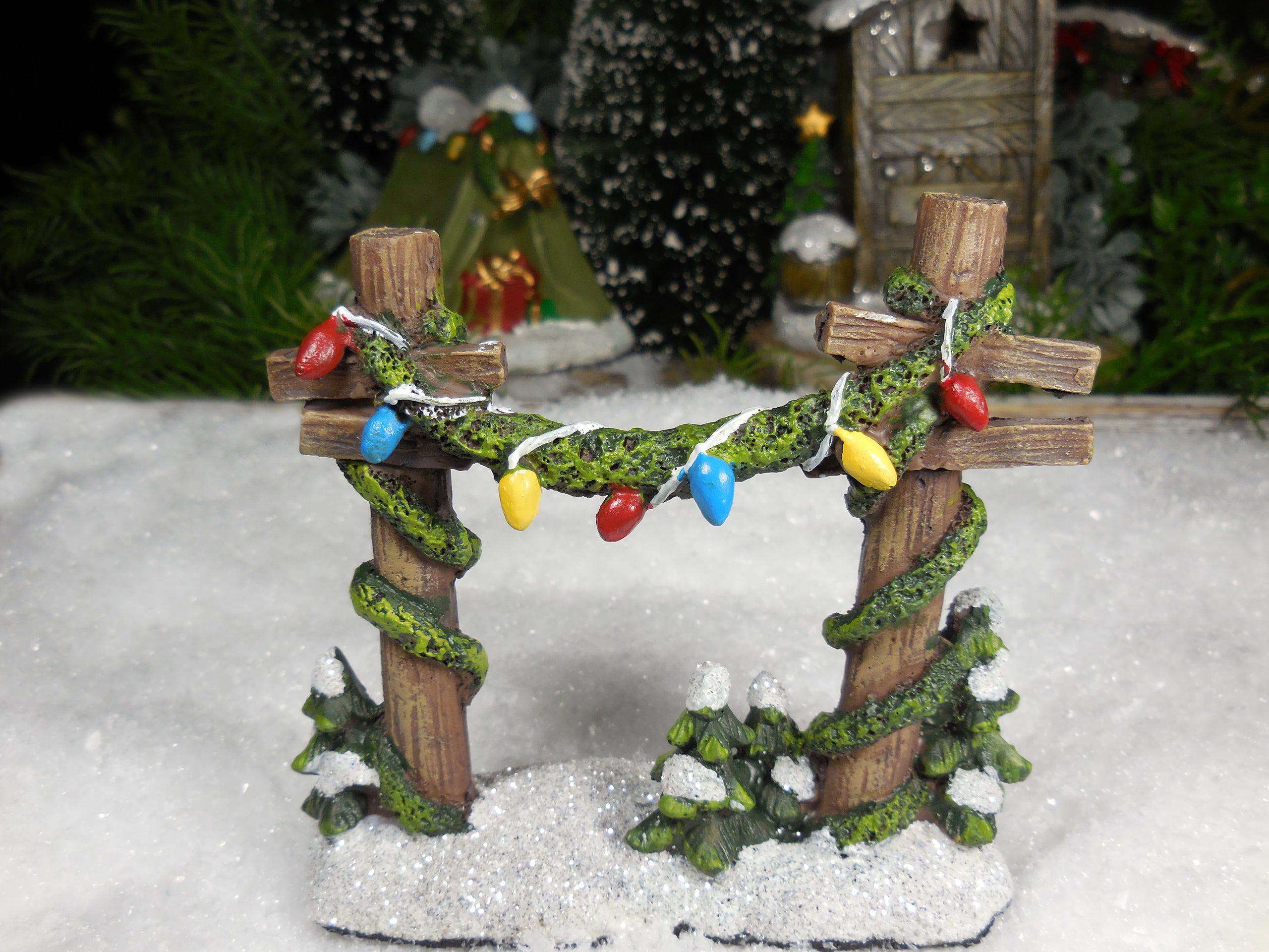 Miniature Wood Post w/ Christmas Lights