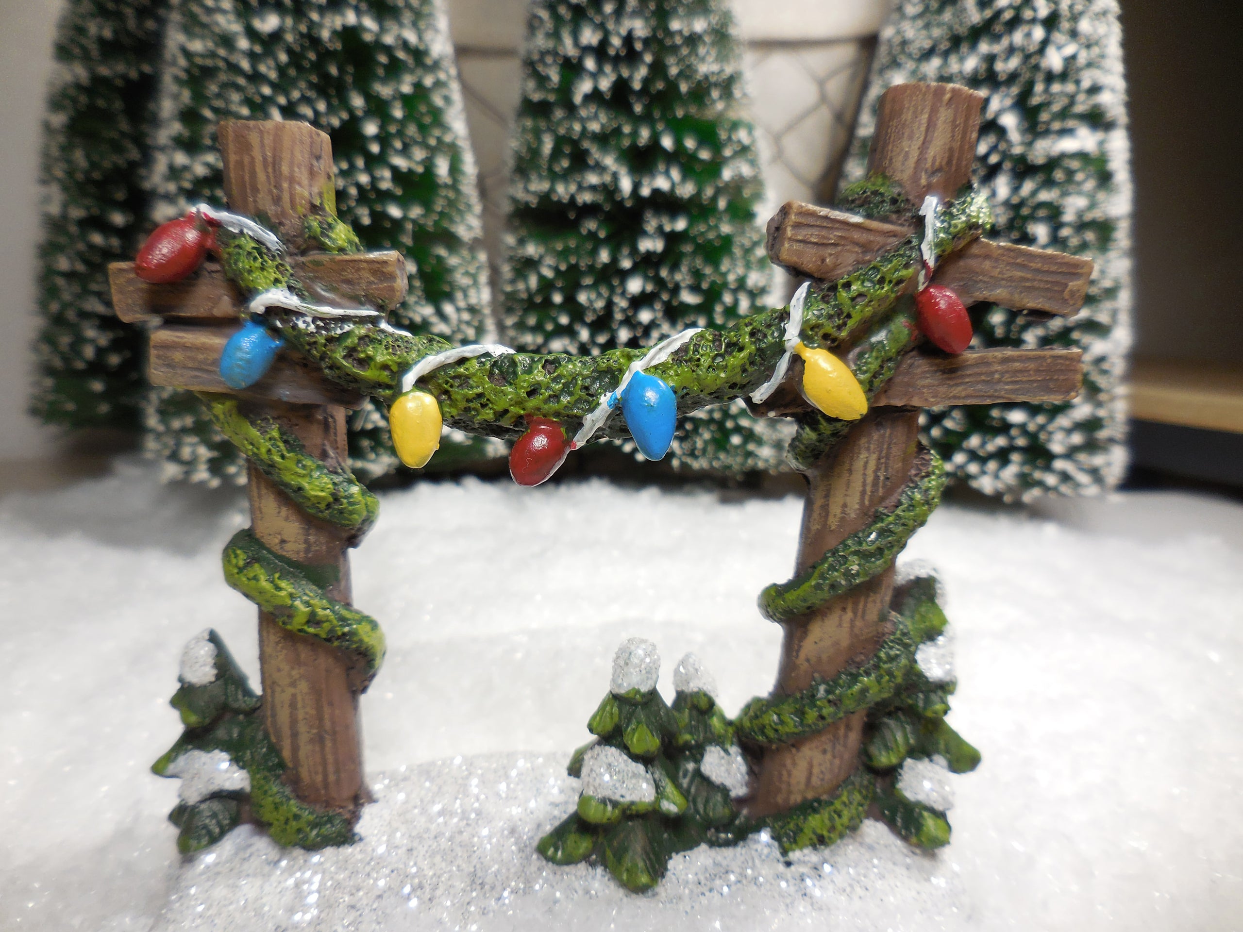 Miniature Wood Post w/ Christmas Lights